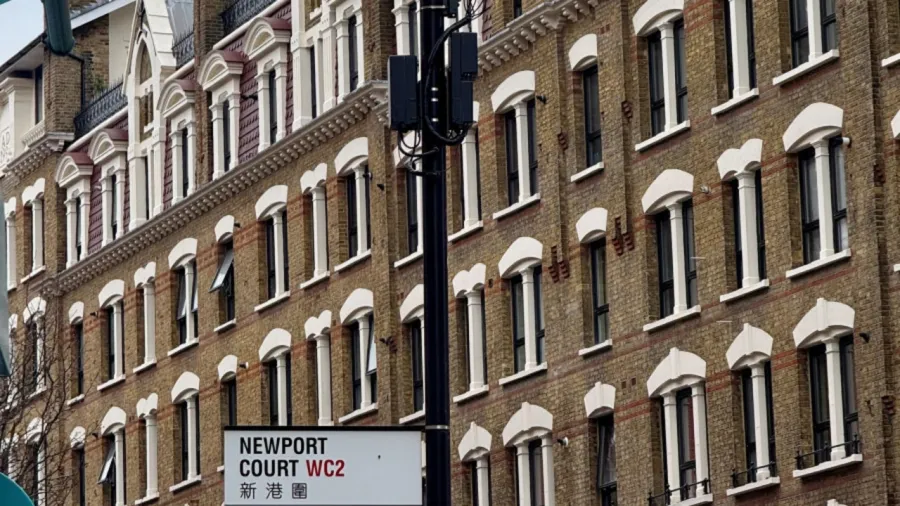 EE and Ontix deploy 80 small cells in central London